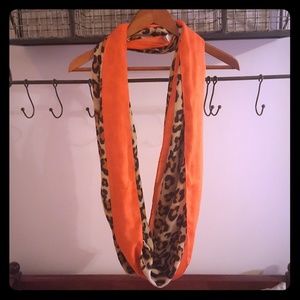 Leopard infinity scarf